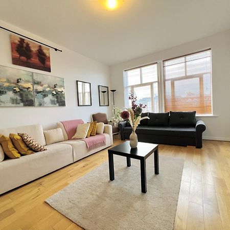 Cosy River View Flat At Temple Bar Dublin Bagian luar foto