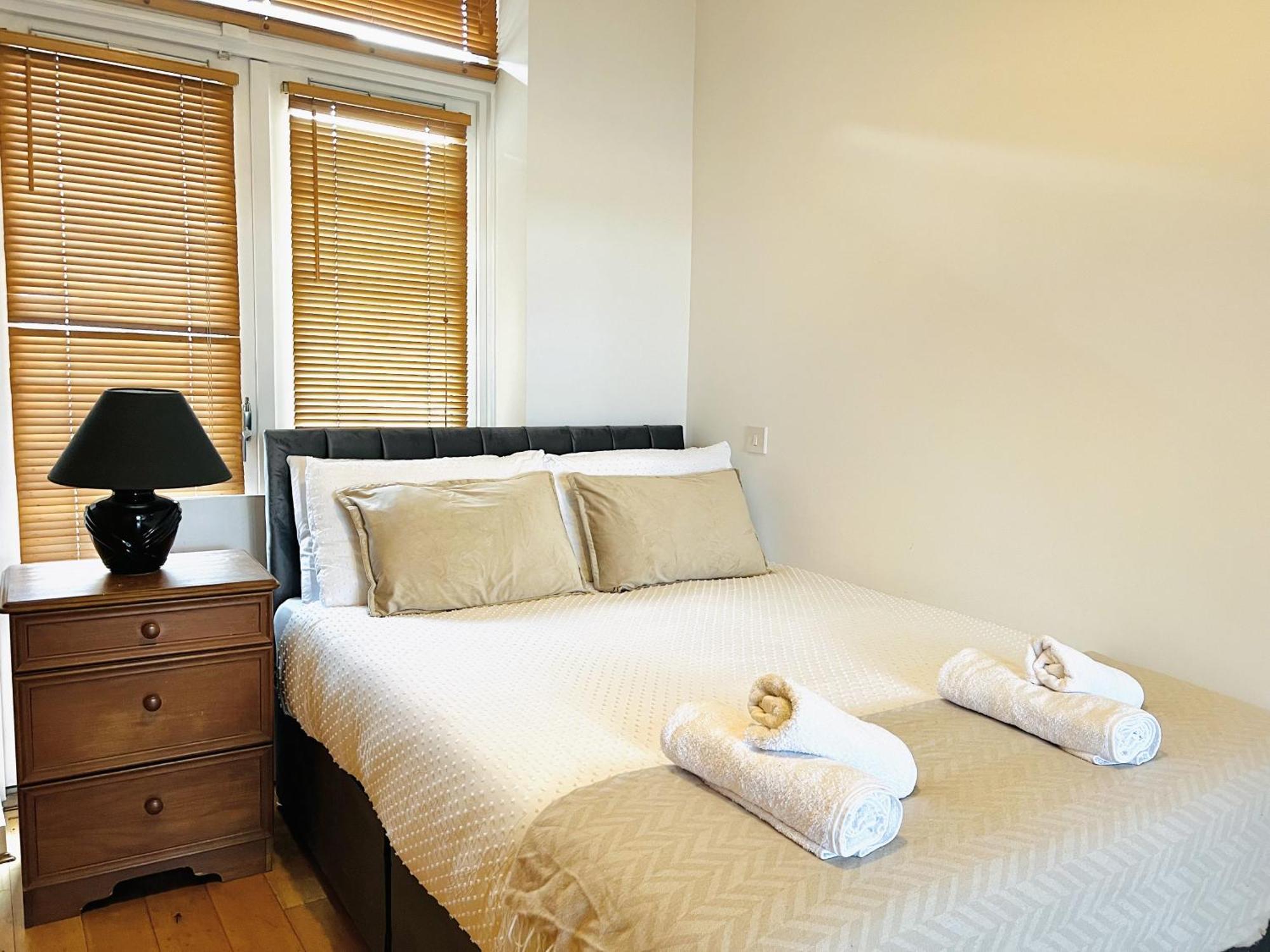 Cosy River View Flat At Temple Bar Dublin Bagian luar foto
